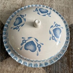 Vintage Blue and White heart spongewear design pie saver dish